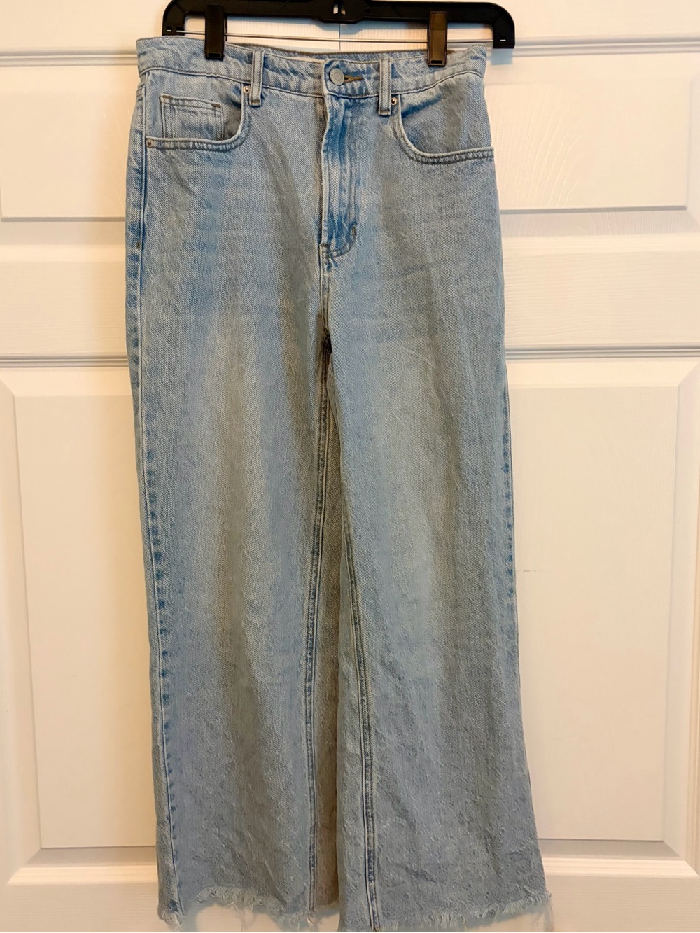 PacSun Light Wash Wide Leg Women's Jeans With Raw Hem